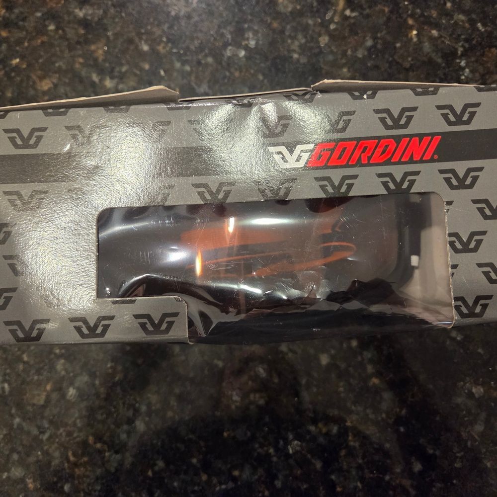 Gordini Classic Series Crest Snow Goggles - Black Frame / Gold Lens - NEW - Picture 4 of 6